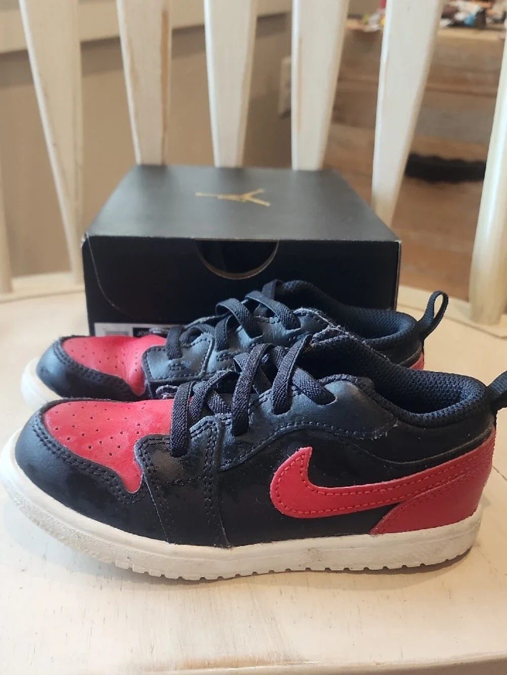 Nike Kids Black and Red Low-Top Sneakers - Air Jordan 1 Style